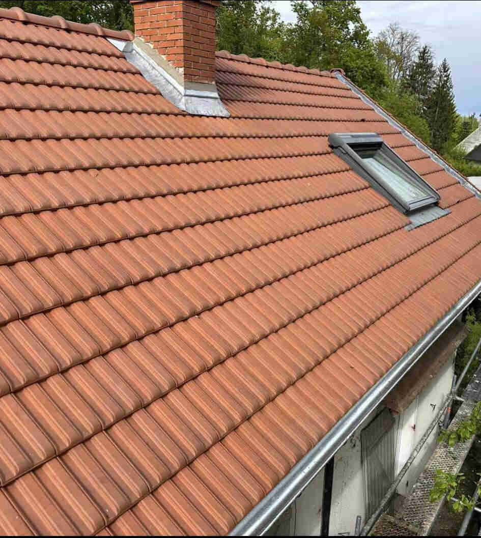 Réparation de toiture avec pose de Velux en Seine-et-Marne