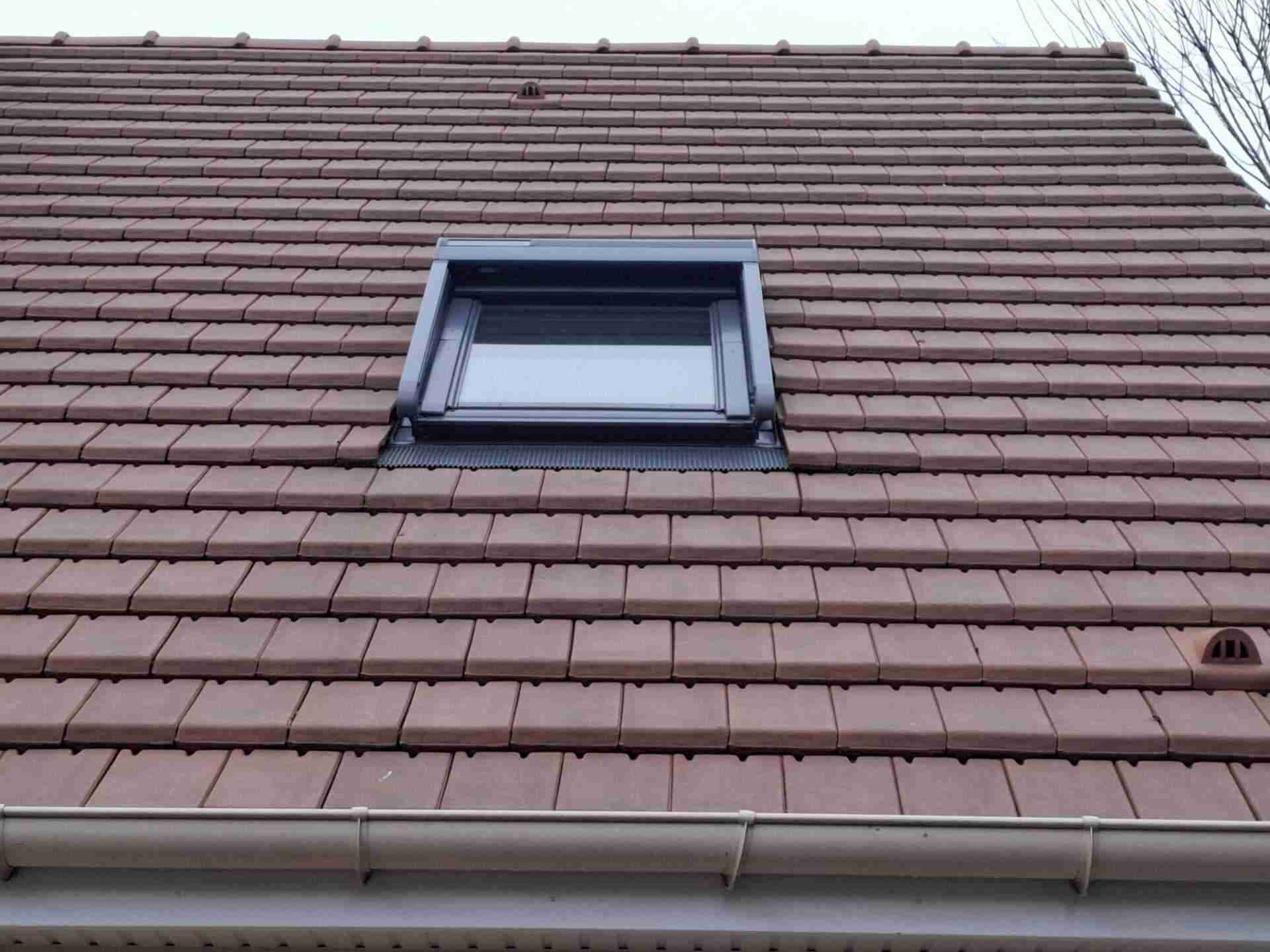 Installation Velux sur la toiture de Fontainebleau