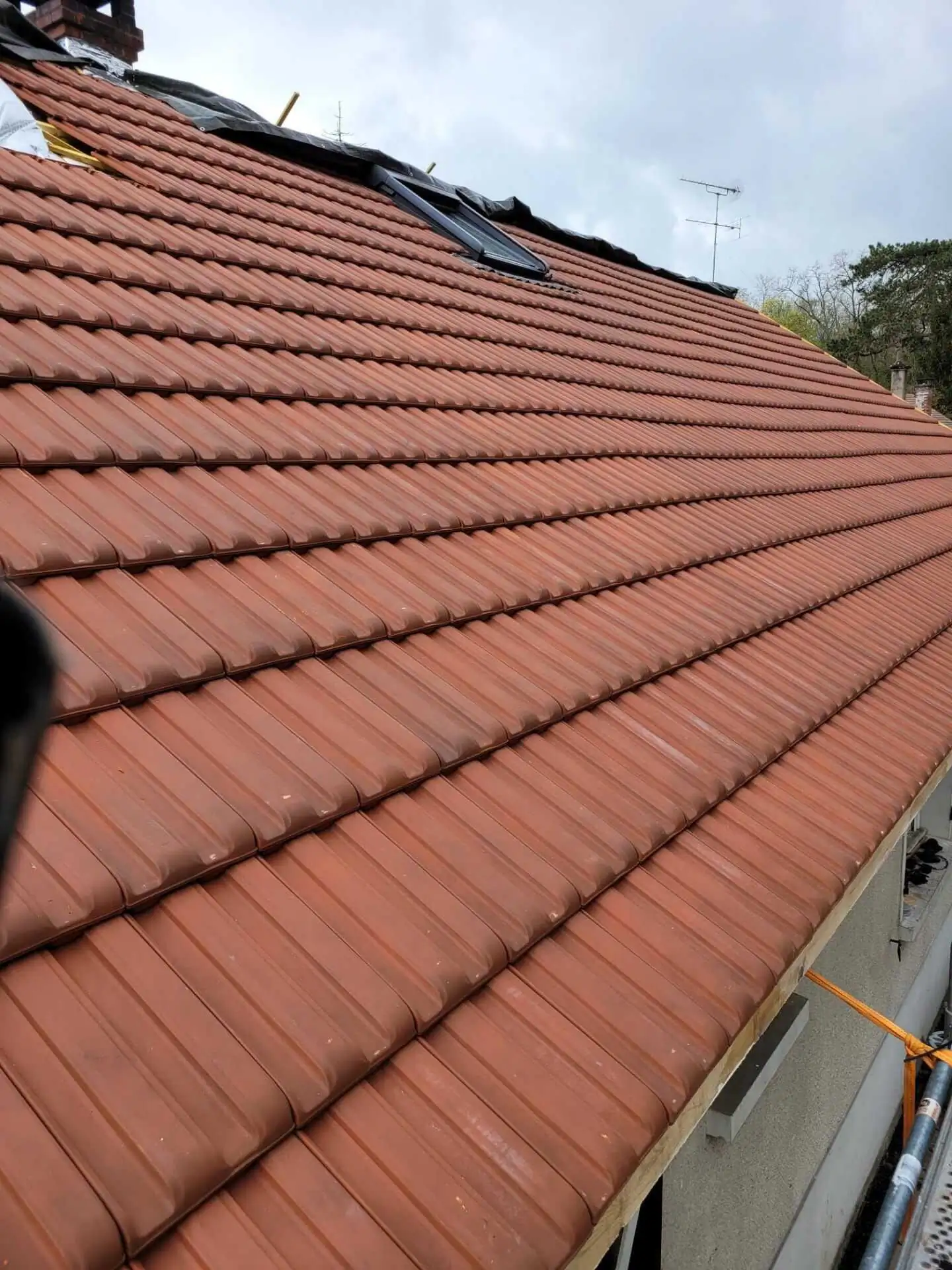 Finitions et zinguerie réalisées par notre entreprise de couverture Fontainebleau