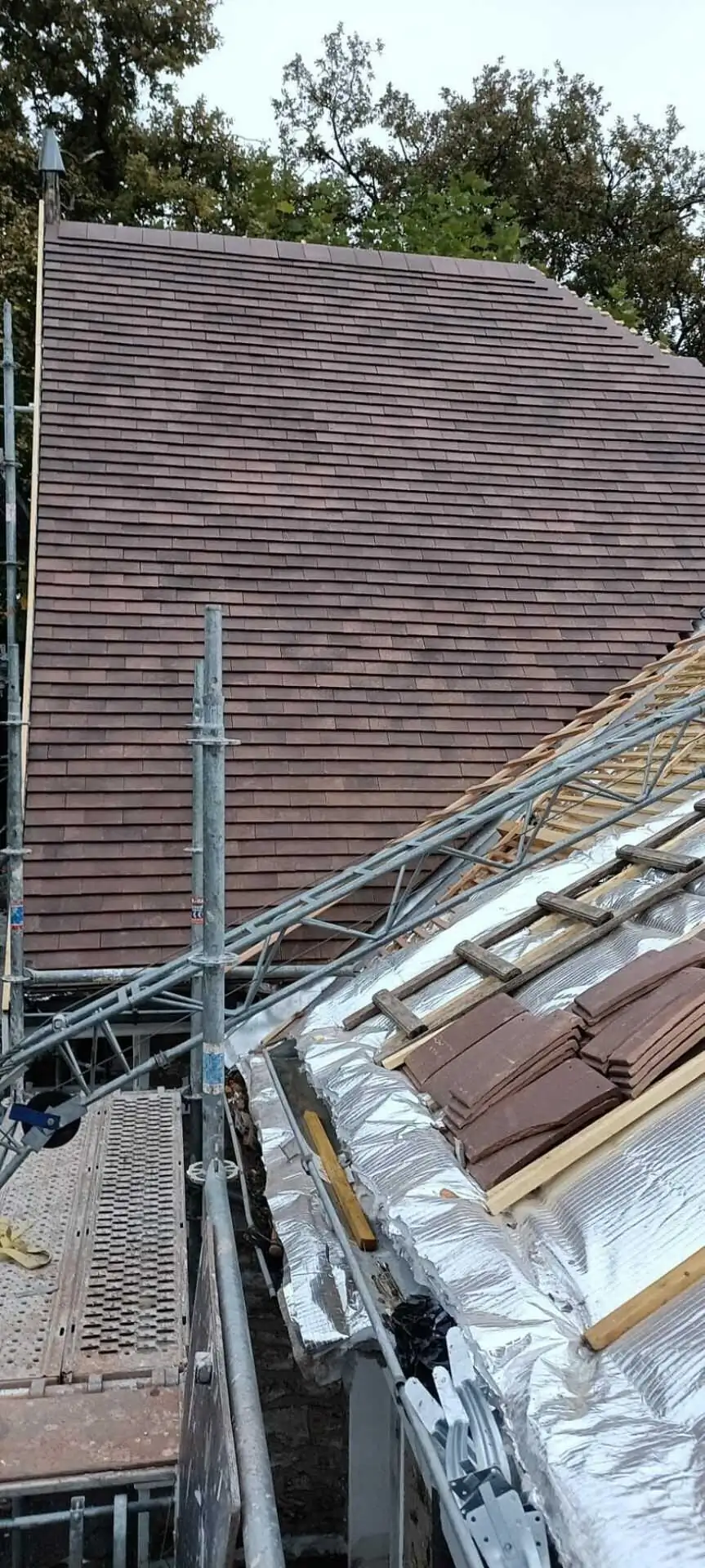 Isolation et préparation de la toiture de 200m² par notre couvreur Fontainebleau