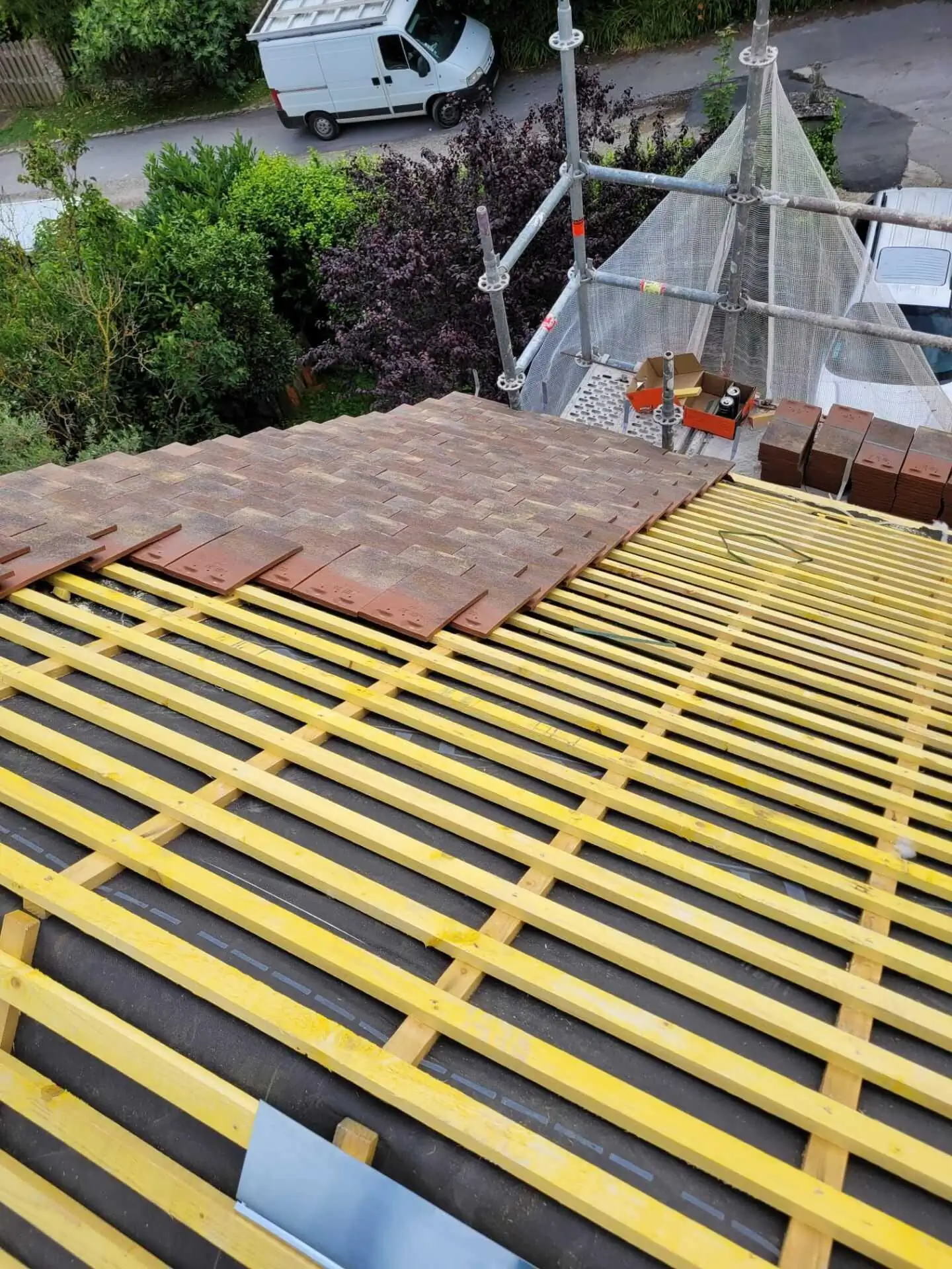 Charpente en cours de rénovation par notre entreprise couverture Fontainebleau